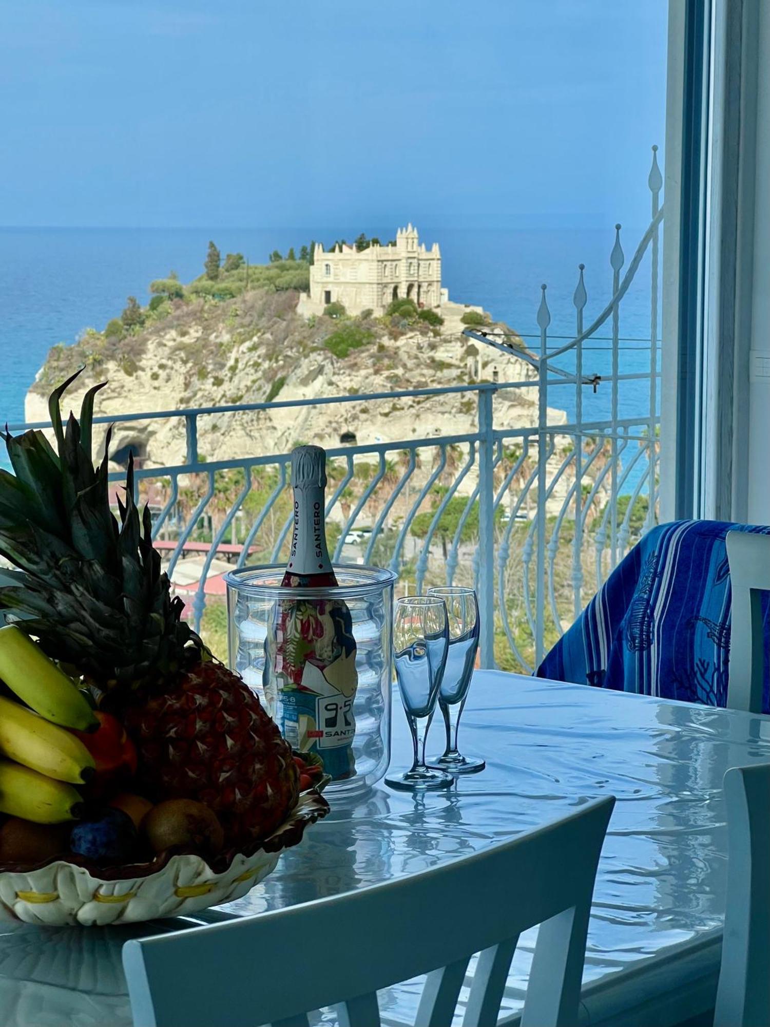 Bella Tropea Suite Екстериор снимка